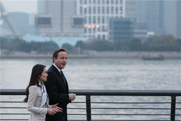 British PM stops at Shanghai's Bund