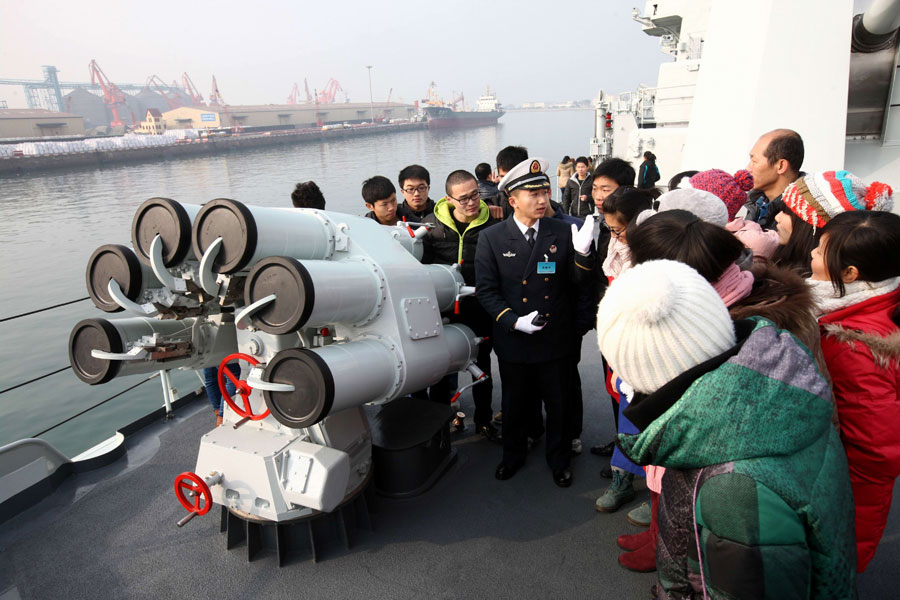 Open day invites public onto destroyer <EM>Qingdao</EM>