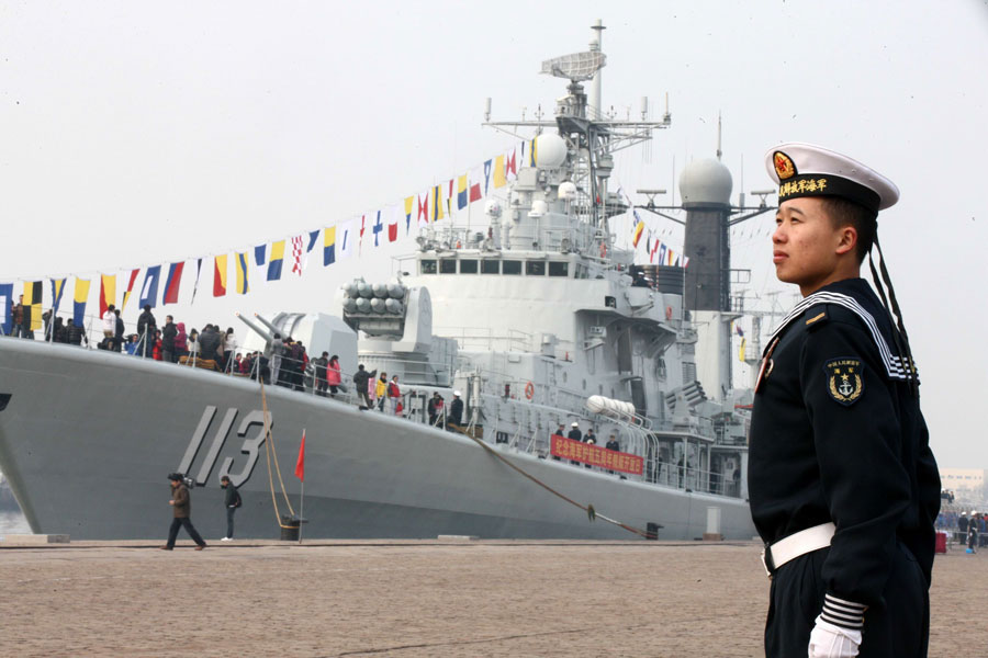 Open day invites public onto destroyer <EM>Qingdao</EM>