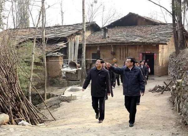 Li visits isolated county in NW China