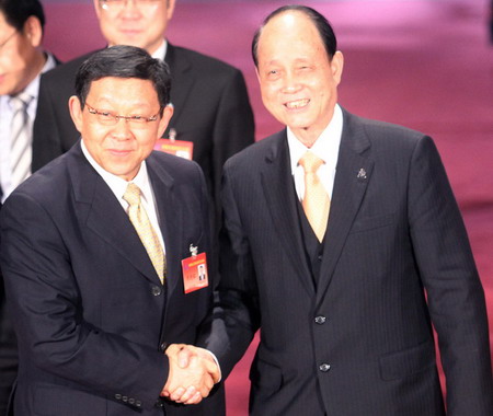 Deals bolster cross-Straits ties