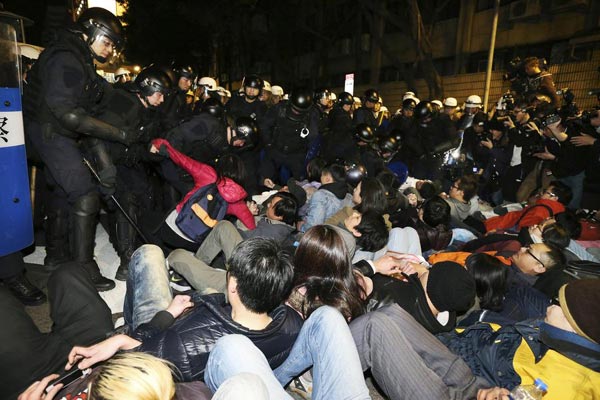 Protesters' occupation of Taiwan building called unacceptable