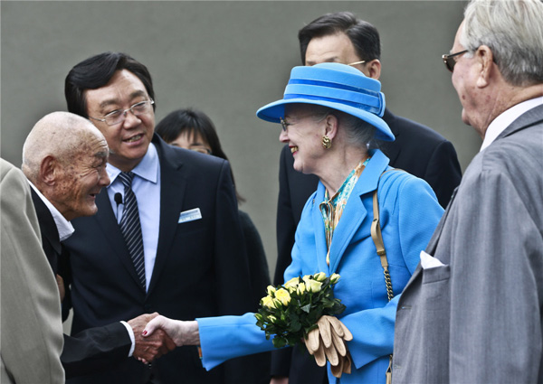 Danish Queen visits Nanjing Massacre memorial