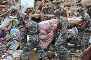 Daily life in quake zone shows few signs of normality