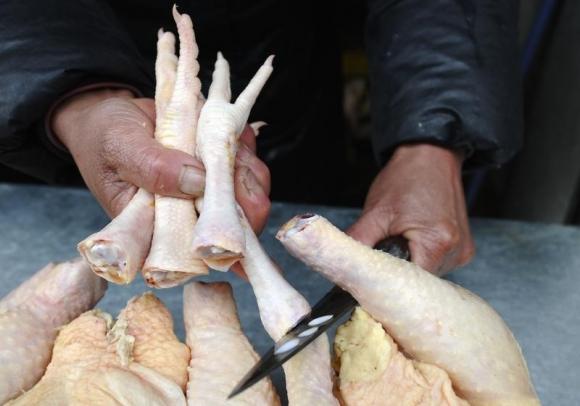 China police seize 30,000 tons of tainted chicken feet