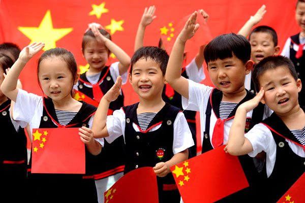 Chinese show love for country ahead of National Day