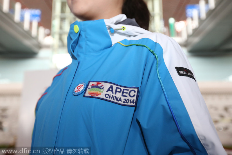 Volunteers aim high for APEC