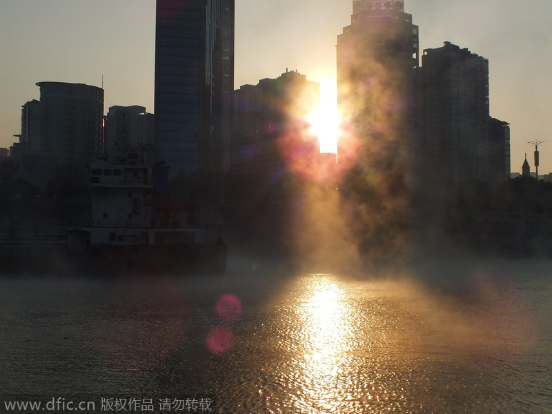 Early mist rises on Yangtze River