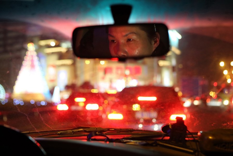 Female designated driver's life in Shanghai