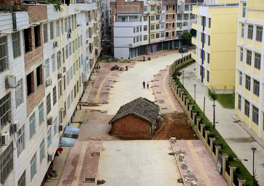 Stubborn 'nail houses' in China