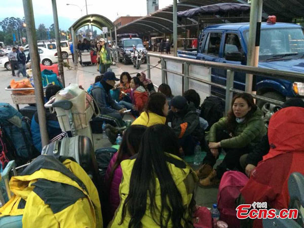 China rescue team Arrives in Nepal to aid in quake relief
