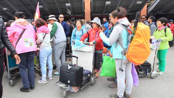 4,000 Chinese stranded in quake-hit Nepal