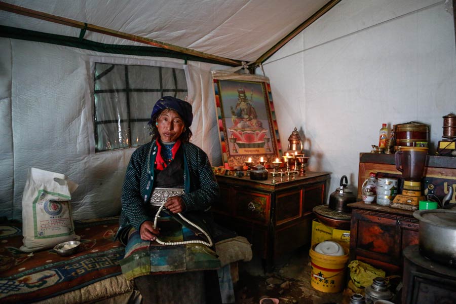 Relief work underway in quake-stricken Tibet