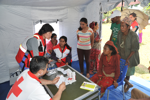 Chinese team helps heal Nepal
