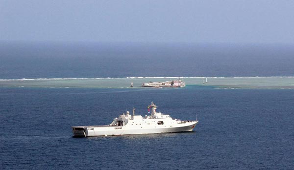 China to construct two large lighthouses in the South China Sea