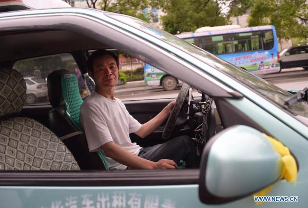 Local drivers join Yangtze rescue
