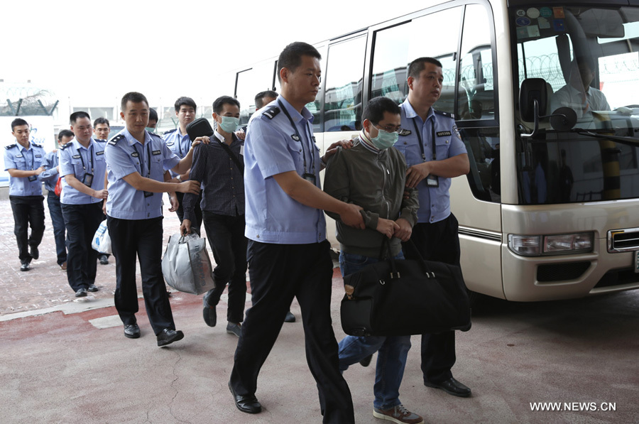 Six fugitives back to China from Indonesia