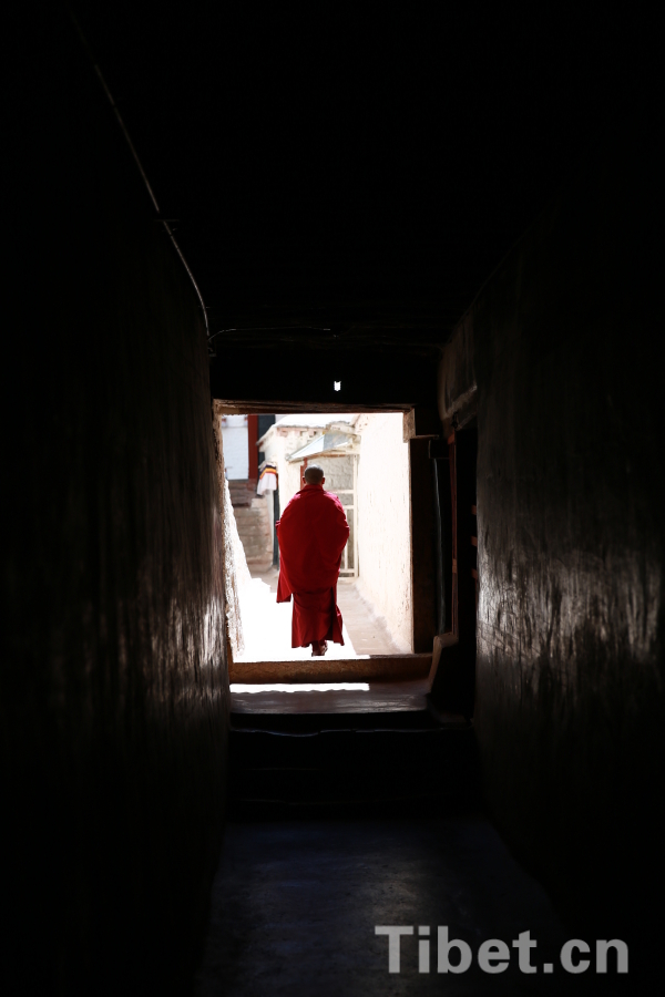 A monk's story in Potala Palace
