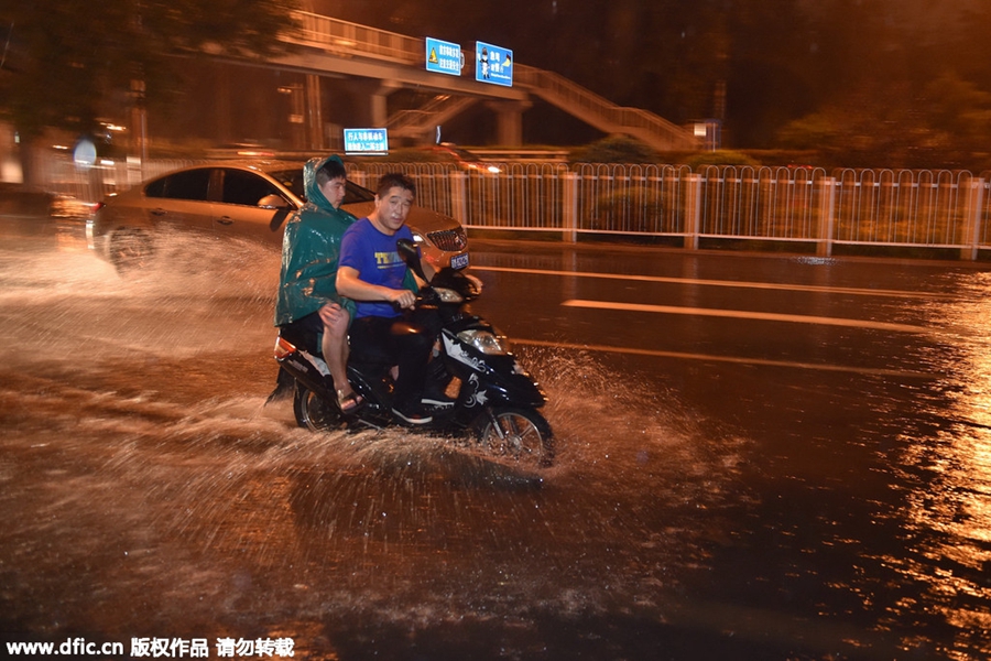 Downpour hits Beijing