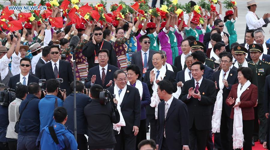 Central gov't officials in Tibet for 50th anniversary of autonomy