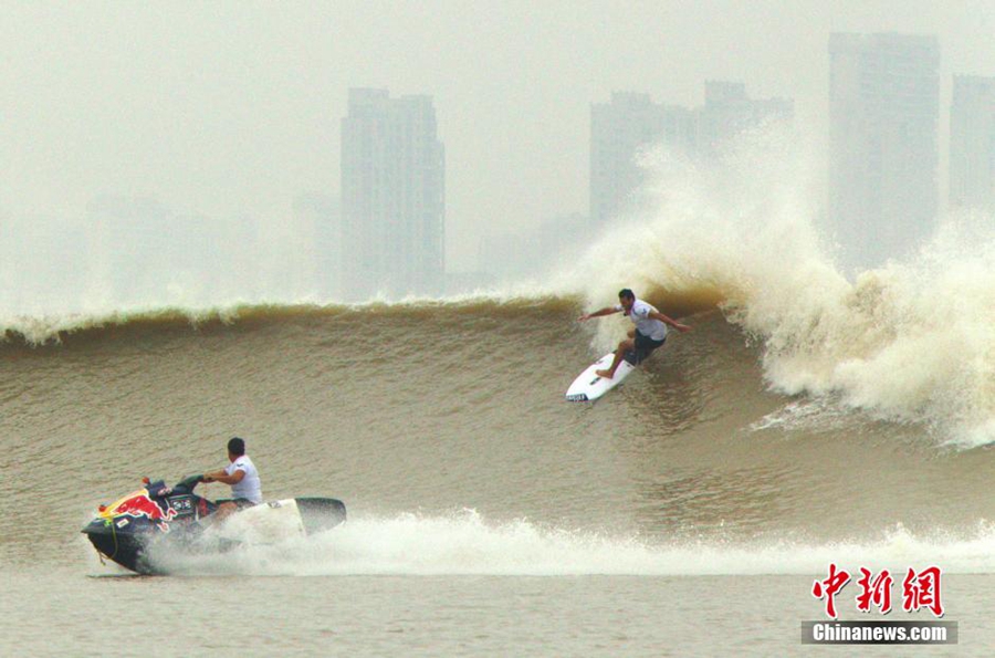 Surfing competition held on Qiantang River