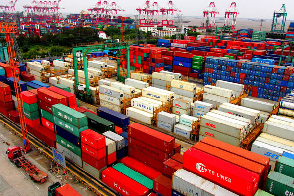 China foreign trade decline narrows in September