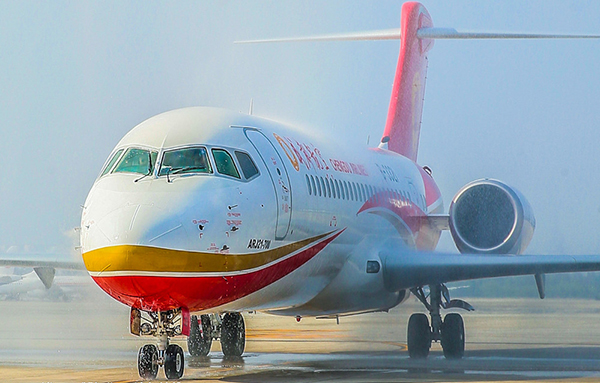 China's first regional jet delivered