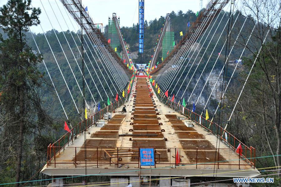 Glass bridge in grand canyon of Zhangjiajie under construction