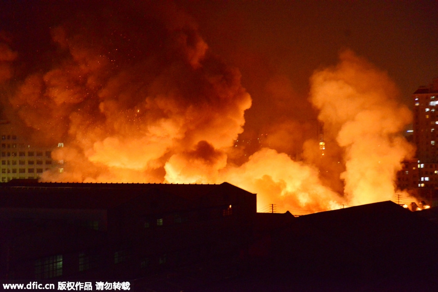 Fire engulfs grain and oil market in Shanghai
