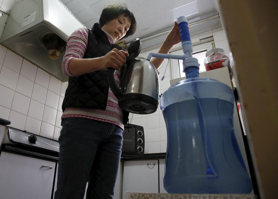 Life of a family amid Beijing's red alert smog