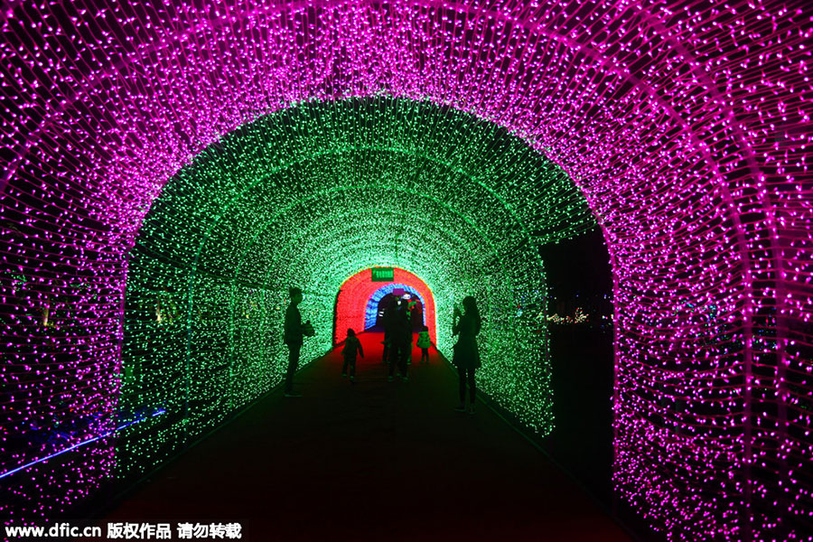 18 million lights illuminate S China city
