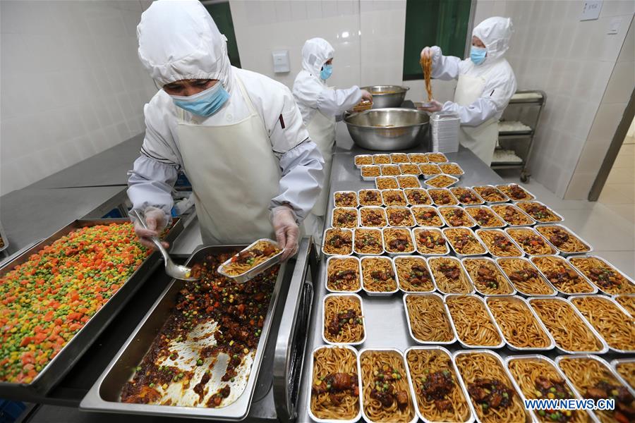 In-flight meal prepared for travel rush ahead of Spring Festival