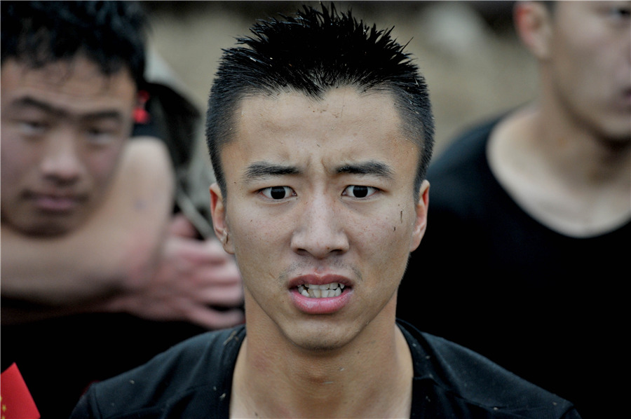 Future bodyguards undergo brutal training in Beijing