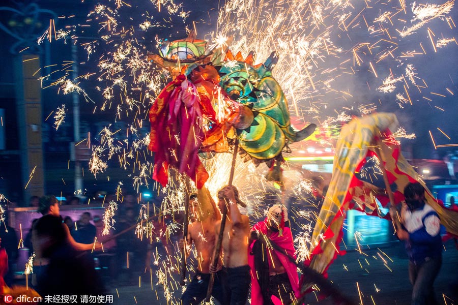 12 photos you don't want to miss about Chinese Lantern Festival