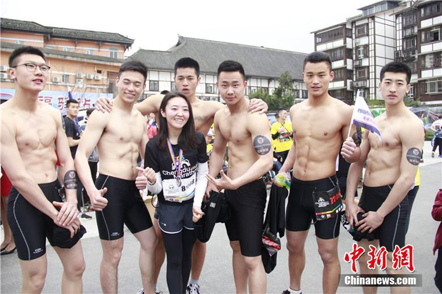 Marathon in Sichuan draws 30,000 runners