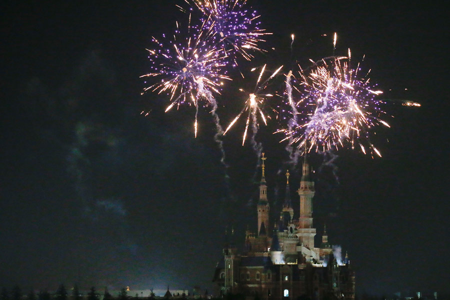 First fireworks light up Shanghai Disneyland