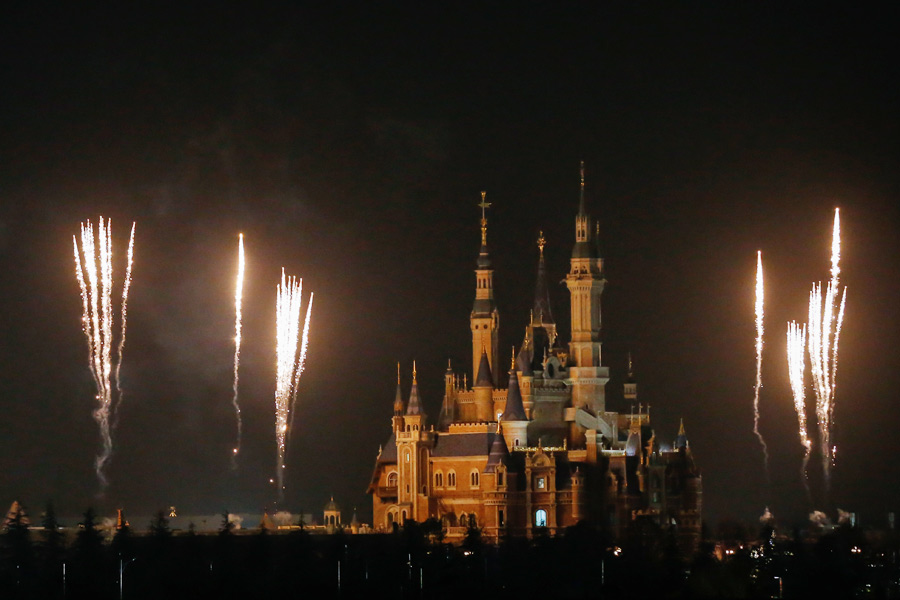 First fireworks light up Shanghai Disneyland