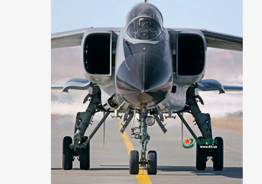 Stunning photos of fighter jets in drill