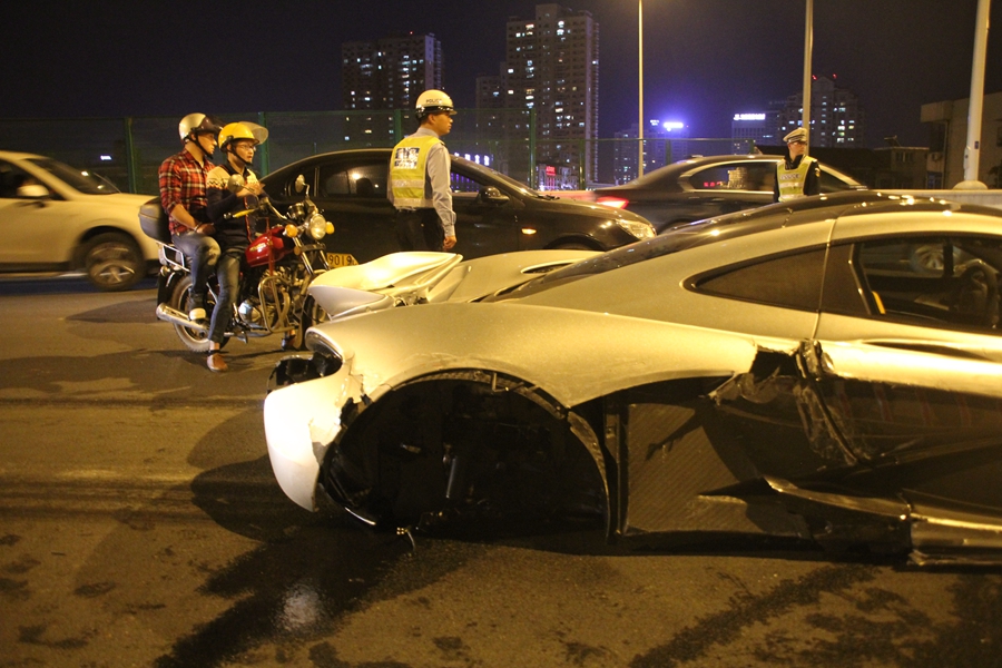 $2 million hyper car crash in east China's Zhejiang province
