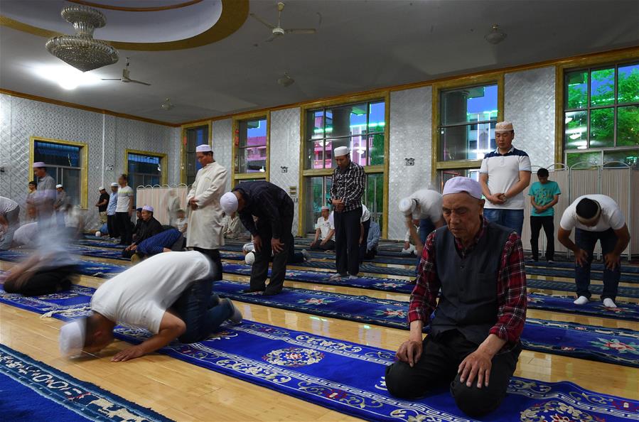 Muslims mark the start of Ramadan