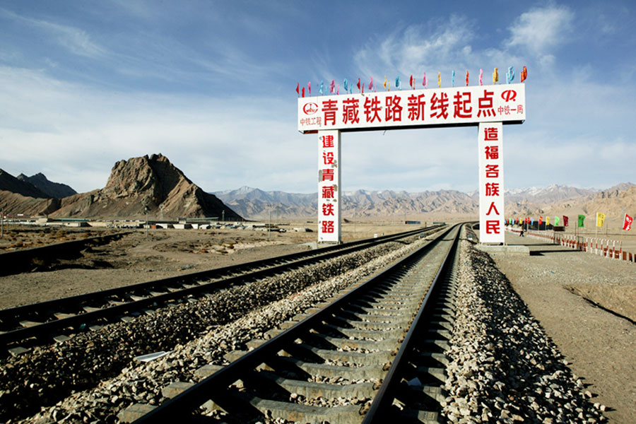 Tenth birthday of the world's highest altitude train line
