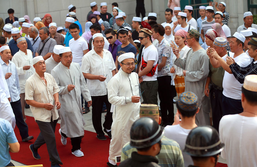 Beijing Muslims mark end of Ramadan