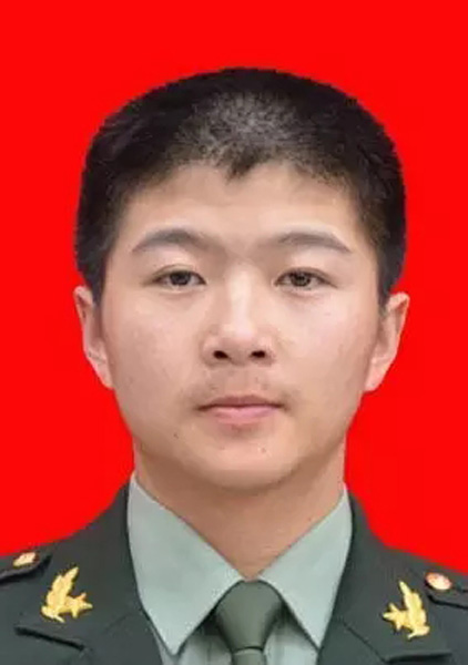 Thousands join search for missing soldier