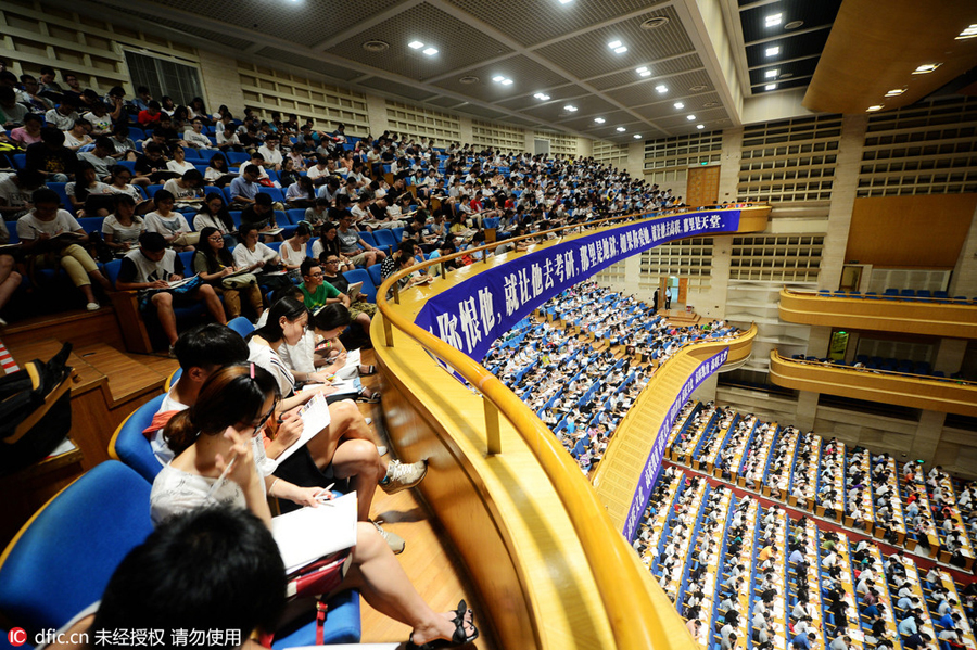 Super-sized class has 3,500 students for postgraduate exam