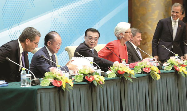 Chinese premier stresses importance to promote strong, sustainable, balanced economic