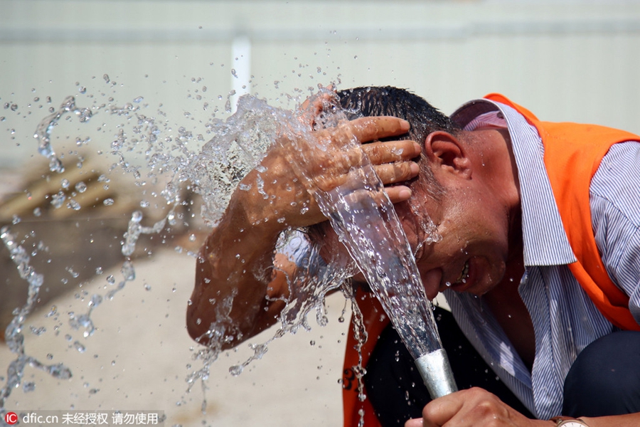 Heat wave sweeps across China