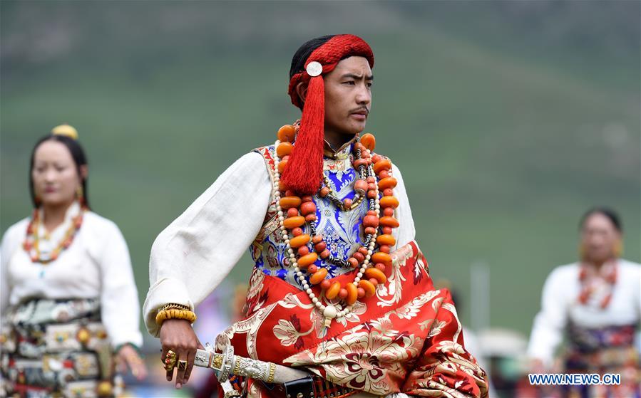 Traditional Tibetan costumes presented in fashion show