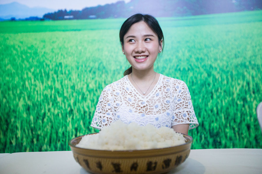 Slim woman with big appetite eats 4kg rice in single sitting