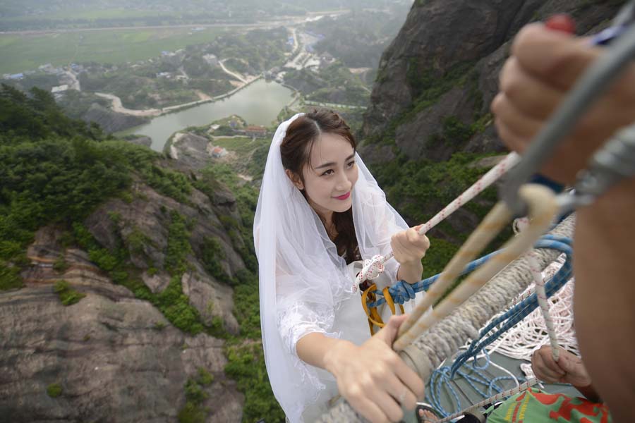 Breathtaking wedding ceremony in the air