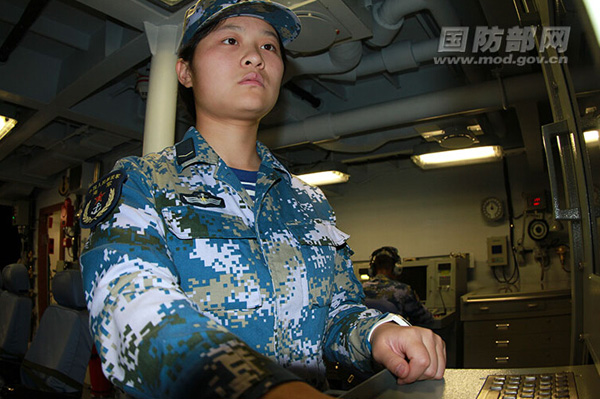 Female soldiers on Frigate Jingzhou